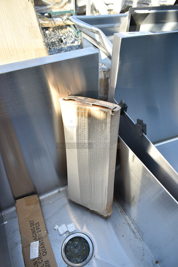 BRAND NEW SCRATCH AND DENT! Stainless Steel Commercial 2 Bay Sink. Bays 18x21x14 - Image 3 of 7