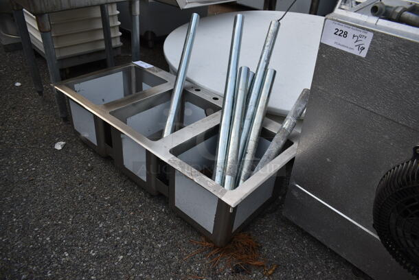 BRAND NEW SCRATCH AND DENT! Stainless Steel Commercial 3 Bay Sink. Comes w/ 6 Leg Pieces.  - Image 4 of 4