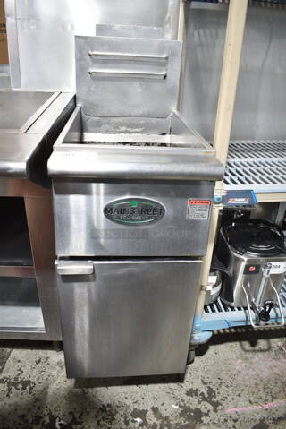 2020 Mainstreet 541FF40N Stainless Steel Commercial Natural Gas Powered Deep Fat Fryer. 90,000 BTU. 