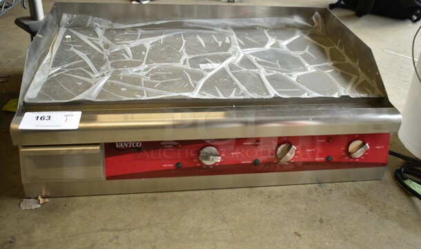 BRAND NEW SCRATCH AND DENT! Avantco 177EG30N Stainless Steel 30" Electric Countertop Griddle. 208/240 Volts, 1 Phase.  - Image 2 of 6