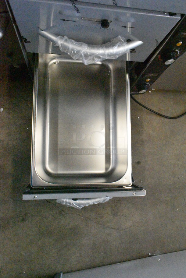 BRAND NEW SCRATCH AND DENT! 2023 ServIt 423WDNFS3 Stainless Steel Commercial 3 Drawer Warming Drawer. 120 Volts, 1 Phase. Tested and Working! - Image 4 of 6