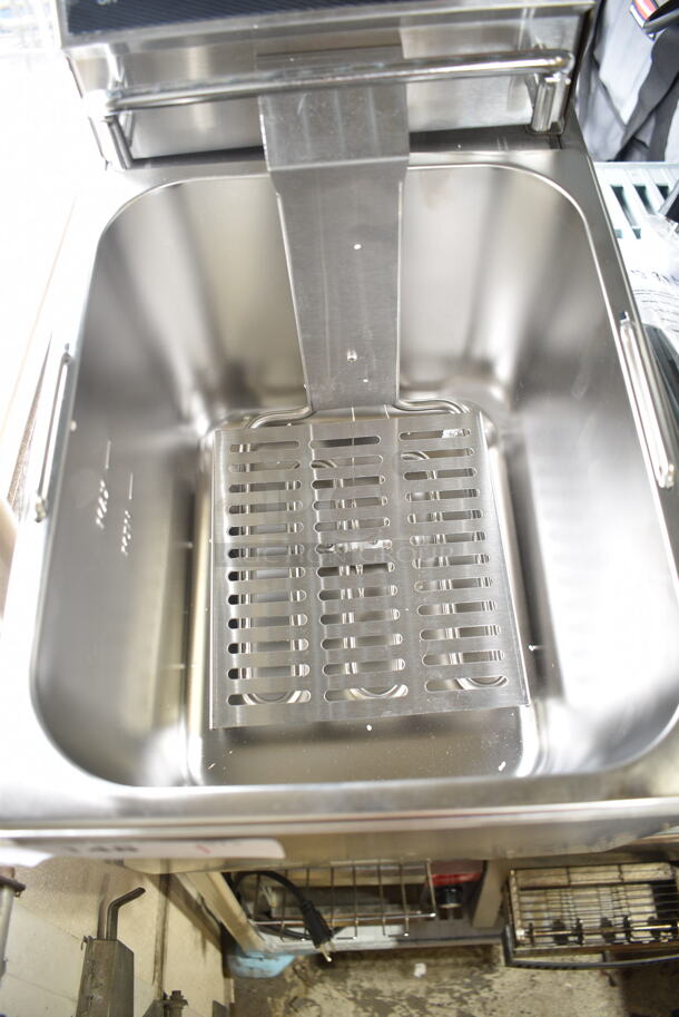 2022 Crosson CF-15 Stainless Steel Commercial Countertop Electric Powered Single Bay Fryer w/ Metal Fry Basket and Lid. 120 Volts, 1 Phase. - Image 4 of 5