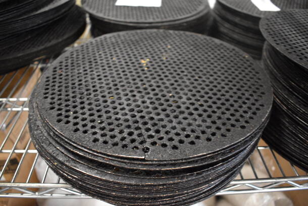 36 Metal Round Perforated Pizza Baking Pans. 12x12. 36 Times Your Bid!