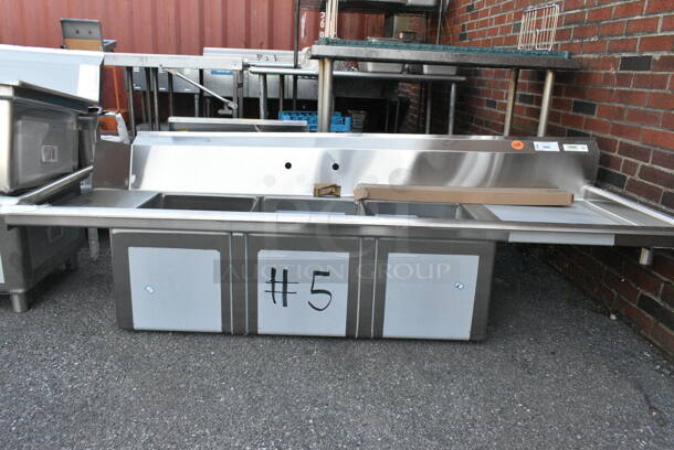 BRAND NEW SCRATCH AND DENT! Regency 600DDTS384RT 16-Gauge 7' Soiled / Dirty Dish Table with 3-Compartment Sink - 16" x 20" x 14" Bowls - Right Drainboard. No Legs.  - Image 3 of 10