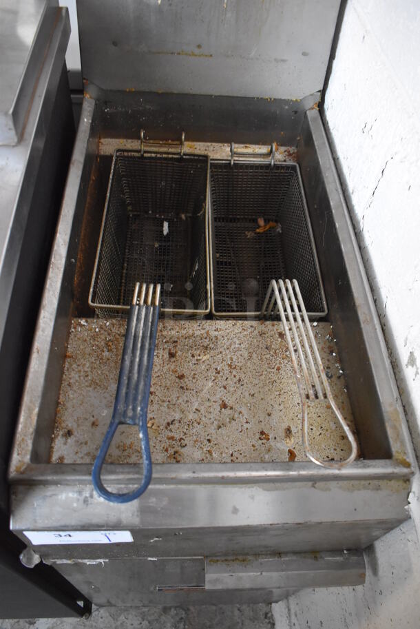 Tri Star Stainless Steel Commercial Floor Style Propane Gas Powered Deep Fat Fryer w/ 2 Metal Fry Baskets. - Image 3 of 4