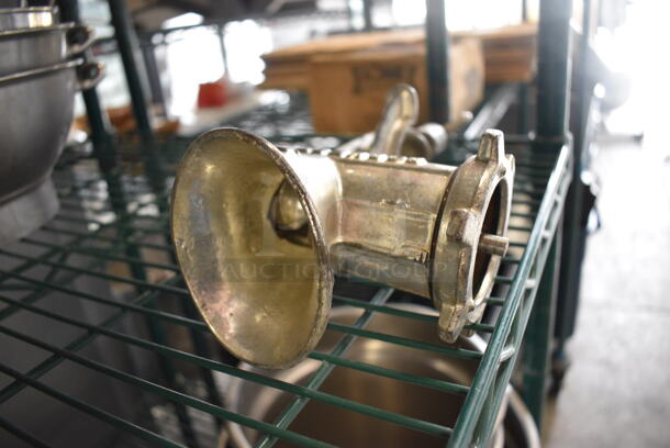 Porkent Metal Commercial Mounted Manual Grinder. 4x8.5x10 - Image 2 of 4