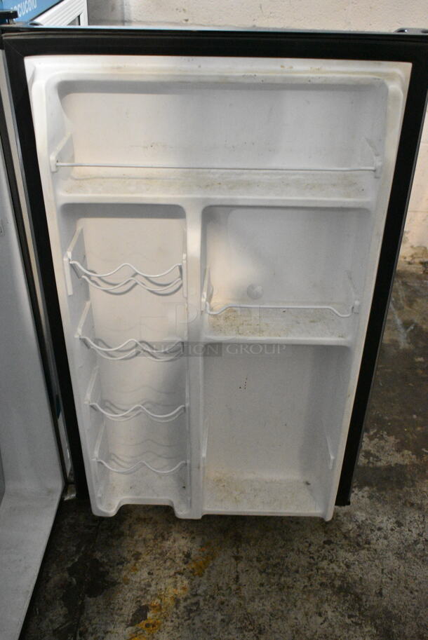 Galanz GL43S5 Mini Cooler. 115 Volts, 1 Phase. Tested and Working! - Image 4 of 5