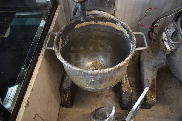 Hobart D-300 Metal Commercial Floor Style 30 Quart Planetary Dough Mixer w/ Metal Mixing Bowl, Meat Grinder Piece, Dough Hook and Paddle Attachment. 208 Volts, 3 Phase. - Image 4 of 7