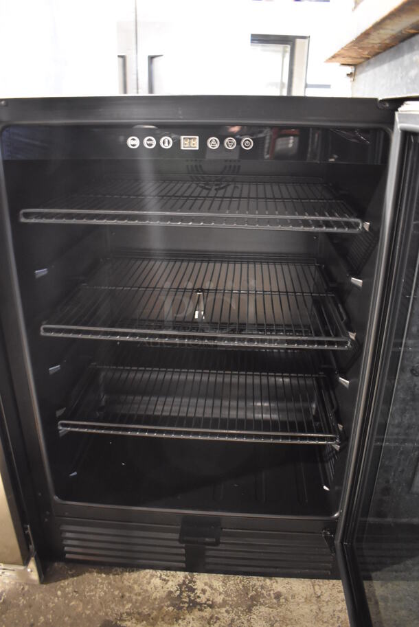 BRAND NEW SCRATCH AND DENT! Avanti BCA516SS Stainless Steel Mini Cooler Merchandiser. 115 Volts, 1 Phase. 23.5x24x34. Tested and Working! - Image 4 of 5