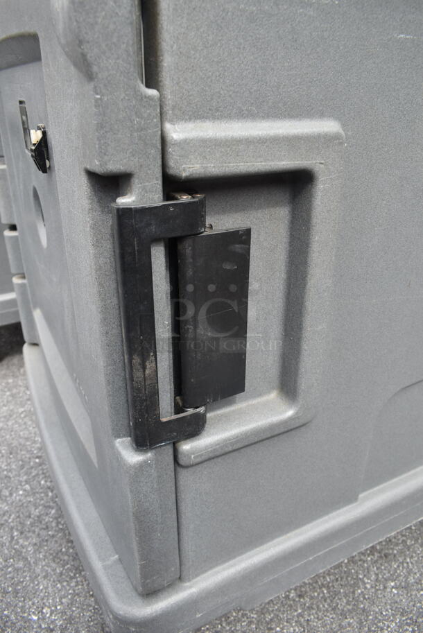 Cambro CMBH1826L Gray Poly Insulated Low Profile Electric Powered Heating / Cooling Food Case on Commercial Casters. 115 Volts, 1 Phase. (outside shed) - Image 5 of 9