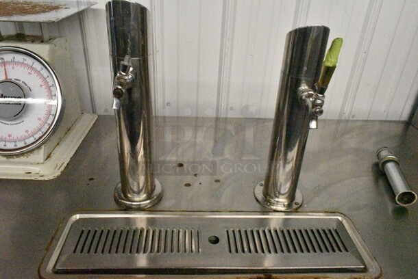 True TDD-2 Metal Commercial 2 Door Direct Draw Kegerator w/ 2 Beer Tower. 115 Volts, 1 Phase. Tested and Working! - Image 7 of 9
