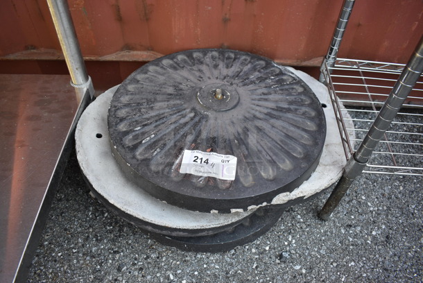 4 Metal Round Patio Umbrella Bases. 18x18x3. 4 Times Your Bid!