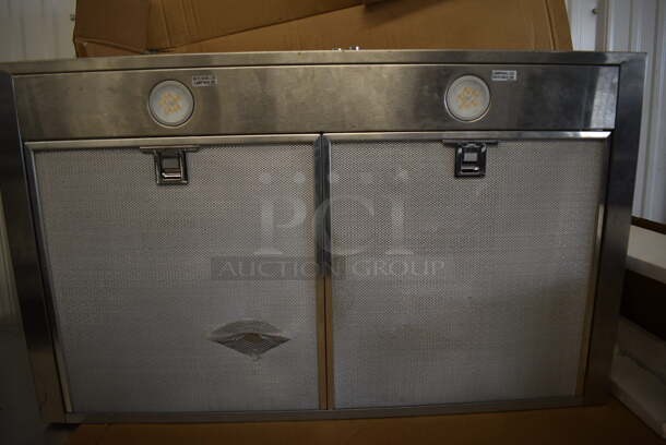 BRAND NEW SCRATCH AND DENT! Vissani QR254S Stainless Steel Under Cabinet Range Hood. 120 Volts, 1 Phase. 30x19x6 - Image 2 of 9