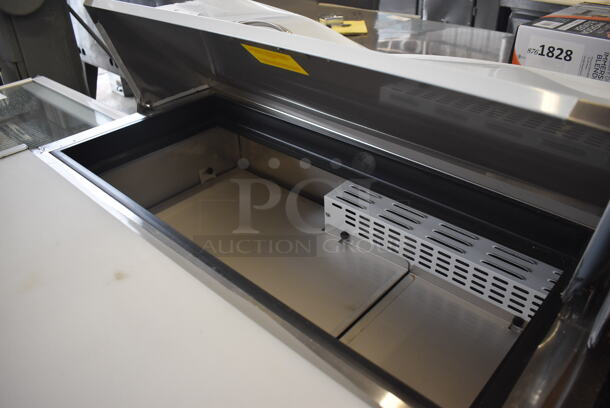BRAND NEW SCRATCH AND DENT! 2022 Avantco 447APST72 Stainless Steel Commercial Sandwich Salad Prep Table Bain Marie Mega Top. 115 Volts, 1 Phase. 72.5x31x39. Tested and Working! - Image 5 of 10