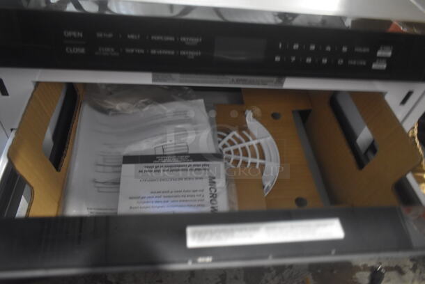 BRAND NEW SCRATCH AND DENT! 2022 KoolMore KM-MD-1SS Stainless Steel Commercial Microwave Oven Drawer. 120 Volts, 1 Phase.  - Image 4 of 5