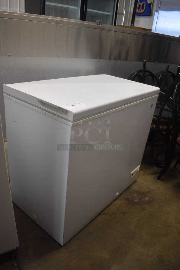 GE FCM7SUCWW White Chest Freezer 115 Volts 1 Phase. Tested and Working! - Image 2 of 6