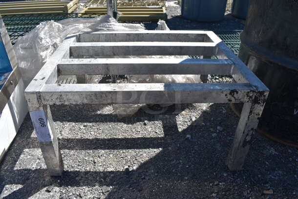 Metal Dunnage Rack. 24x20x12