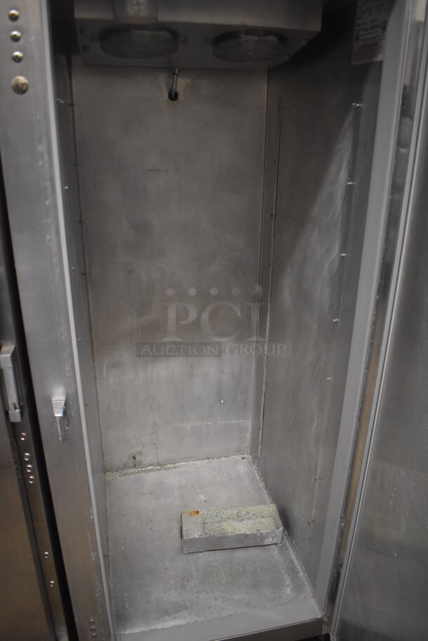 Continental 1RE Stainless Steel Commercial Single Door Reach In Cooler on Commercial Casters. 115 Volts, 1 Phase. 28.5x36x77.5. Tested and Working! - Image 6 of 6