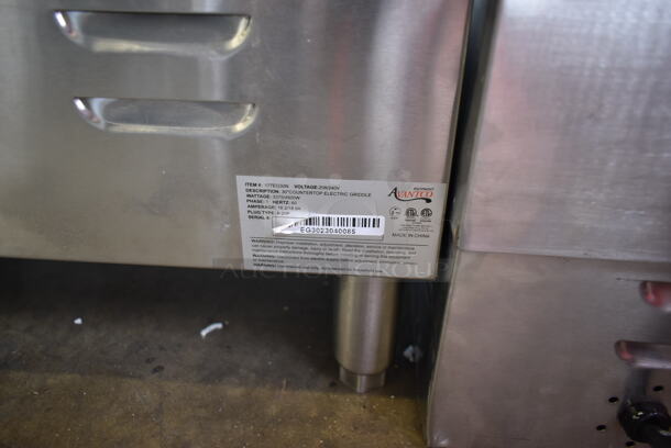 BRAND NEW SCRATCH AND DENT! 2023 Avantco 177EG24N Stainless Steel Commercial Countertop Electric Powered Flat Top Griddle. 208/240 Volts, 1 Phase. - Image 5 of 5