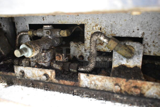 Radiance Stainless Steel Commercial Gas Powered 4 Burner Range w/ Oven, Over Shelf and Back Splash.  - Image 6 of 7