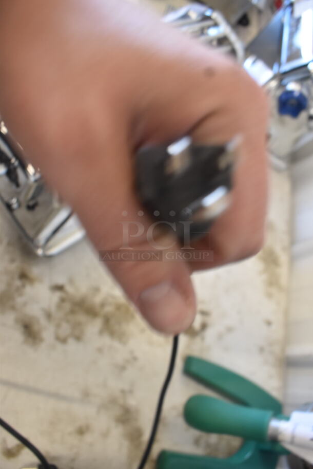 LIKE NEW AND USED ONLY A FEW TIMES! Imperia Electric Stainless Steel 8 1/4" Pasta Machine - 120V 1 Phase 1/4 hp Tested and Working! - Image 5 of 5