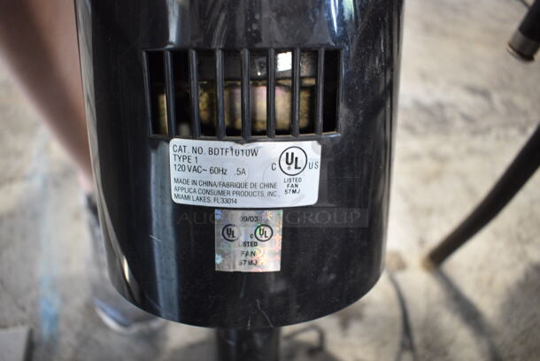 Black & Decker Black Floor Style Fan. 120 Volts, 1 Phase. 12x12x41. Tested and Working! - Image 4 of 4