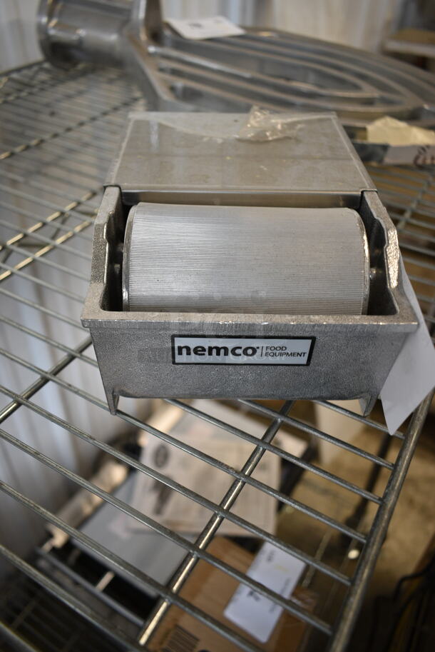 BRAND NEW SCRATCH AND DENT! Nemco 8150-RS Metal Countertop Butter Spreader - Image 2 of 5