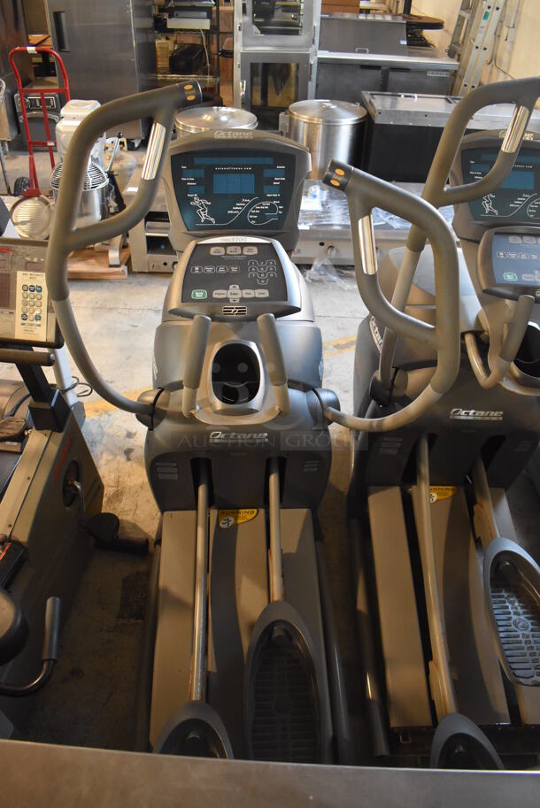 Octane Fitness Pro 3700 Metal Commercial Elliptical Machine. 30x77x64. Tested and Working! - Image 3 of 6