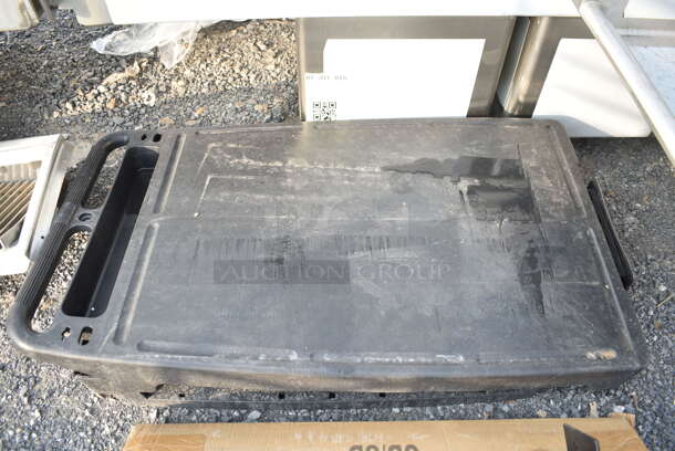 BRAND NEW SCRATCH AND DENT! Black Poly Cart - Image 5 of 5