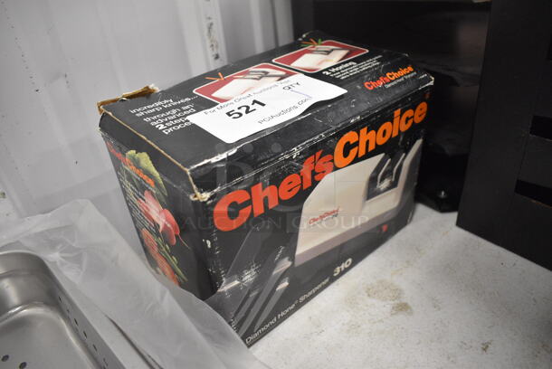 IN ORIGINAL BOX! Chef's Choice Countertop Knife Sharpener. 7x4x4. Tested and Working! - Image 3 of 4