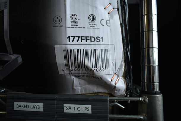 BRAND NEW SCRATCH AND DENT! Avantco 177FFDS1 Stainless Steel Freestanding Infrared French Fry Warmer / Dump Station. 120 Volts, 1 Phase. Tested and Working! - Image 3 of 7