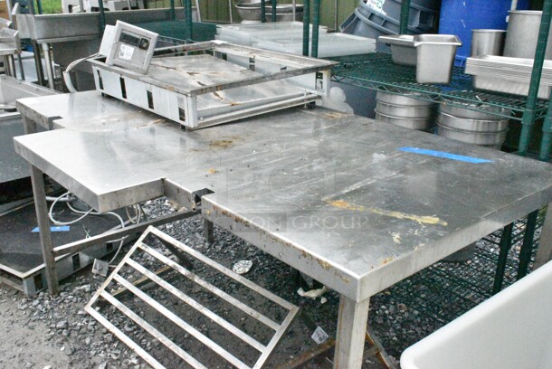Metal Table.  - Image 2 of 3