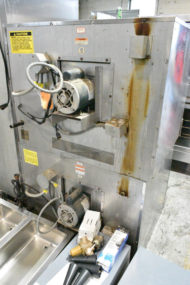 2 Vulcan VC6GD-SEFCAM5 Stainless Steel Commercial Natural Gas Powered Full Size Convection Oven w/ View Through Doors, Metal Oven Racks and Thermostatic Controls. 2 Times Your Bid! - Image 8 of 10