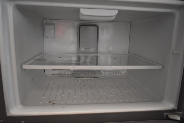 Whirlpool WRT511SZDM00 Stainless Steel Cooler Freezer Combo. 115 Volts, 1 Phase. Tested and Powers On But Does Not Get Cold - Image 2 of 6