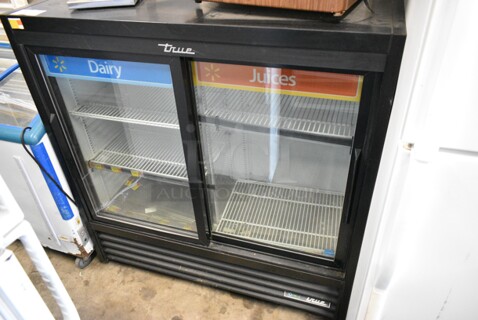 2018 True GDM-41SL-48-HC-LD Metal Commercial 2 Door Reach In Cooler Merchandiser w/ Poly Coated Racks. 115 Volts, 1 Phase. Tested and Powers On But Does Not Get Cold, Appears to be Out of Refrigerant

