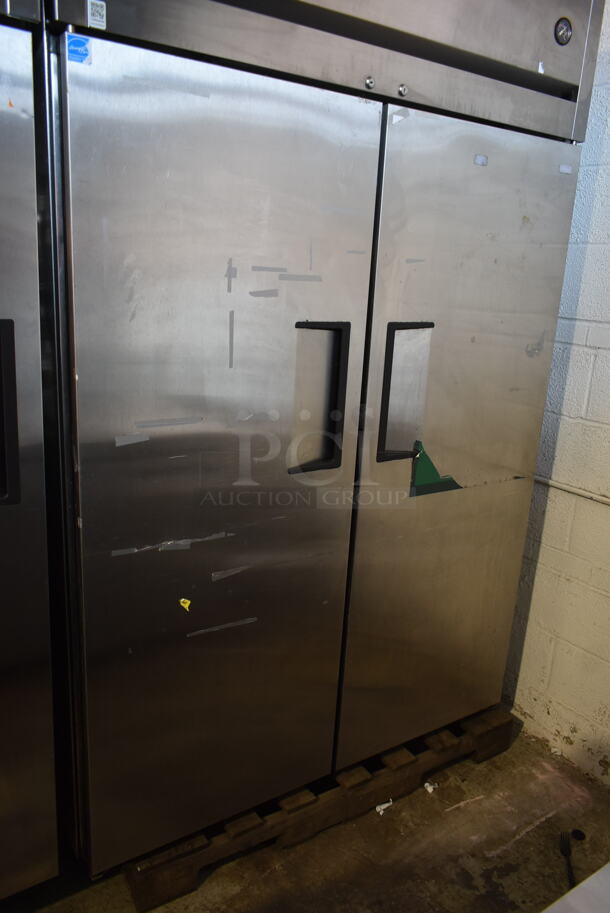 2014 True TG2R-2S ENERGY STAR Stainless Steel Commercial 2 Door Reach In Cooler w/ Poly Coated Racks. 115 Volts, 1 Phase. Tested and Working! - Image 3 of 6