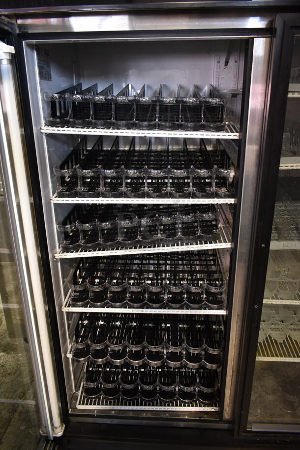 True GDM-49 ENERGY STAR Metal Commercial 2 Door Reach In Cooler Merchandiser w/ Poly Coated Racks. 115 Volts, 1 Phase. Tested and Working! - Image 5 of 9