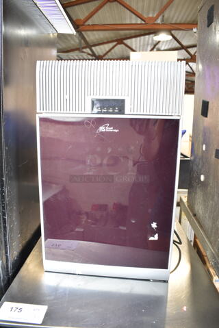Royal Sovereign Metal Cabinet. Cannot Test Due To Plug Style