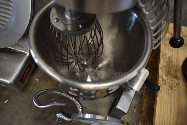 BRAND NEW SCRATCH AND DENT! Avantco MX10H Metal Commercial Countertop 10 Quart Planetary Dough Mixer w/ Stainless Steel Mixing Bowl, Bowl Guard, Dough Hook, Paddle and Whisk Attachments. 120 Volts, 1 Phase. Tested and Working! - Image 7 of 10