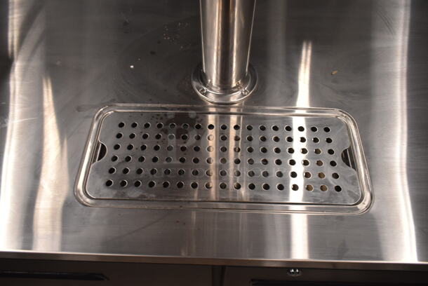 BRAND NEW SCRATCH AND DENT! 2024 Avantco 178UDD378 Metal Commercial Black Kegerator / Beer Dispenser with 2 Double Tap Towers - (4) 1/2 Keg Capacity. 115 Volts, 1 Phase. Tested and Working! - Image 7 of 11