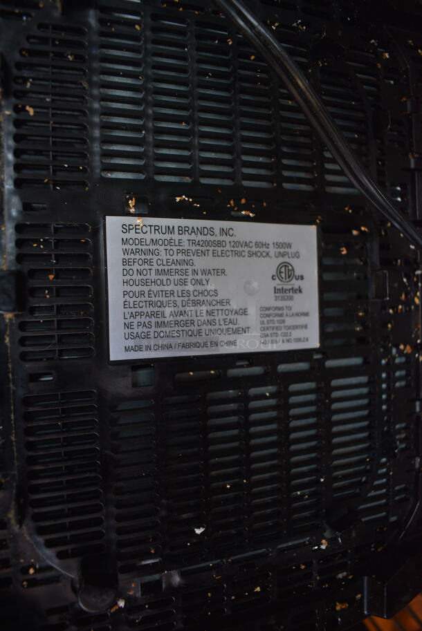 Black & Decker TR4200SBD Metal Countertop 4 Slot Toaster. 120 Volts, 1 Phase. 12x10x8 - Image 5 of 5