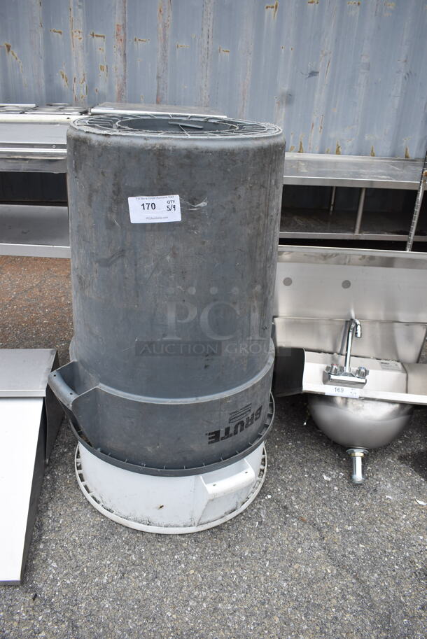 2 Brute Garbage Cans in Gray and White With a Stack of Lids. 2 Times Your Bid! 