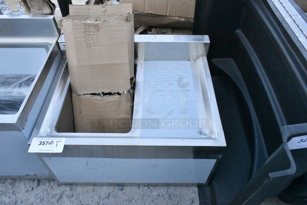 BRAND NEW SCRATCH AND DENT! Regency 600B1101412R 1 Bowl Underbar Sink with Drainboard - 24" x 18 3/4" - Right Drainboard - Image 1 of 7