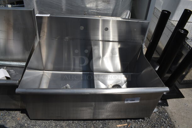 BRAND NEW SCRATCH AND DENT! Stainless Steel Commercial 2 Bay Sink. No Legs.  - Image 2 of 5