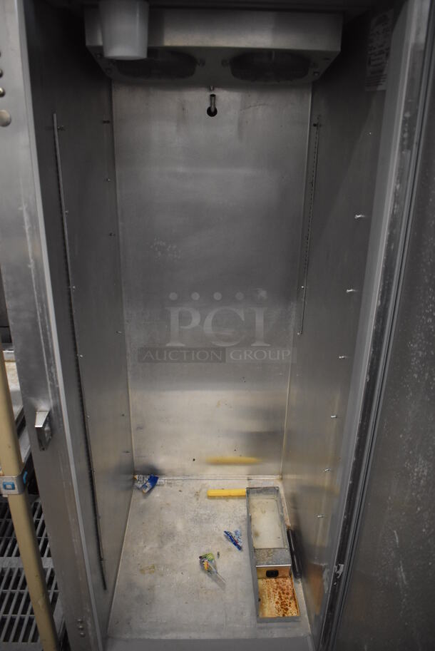 Continental 1FE Stainless Steel Commercial Single Door Reach In Freezer on Commercial Casters. 115 Volts, 1 Phase. 29x34x81. Tested and Powers On But Does Not Get Cold - Image 5 of 7