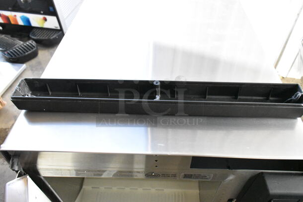 BRAND NEW SCRATCH AND DENT! 2024 Amana RC17S2 Stainless Steel Commercial Countertop Microwave Oven. 208/240 Volts. - Image 5 of 8