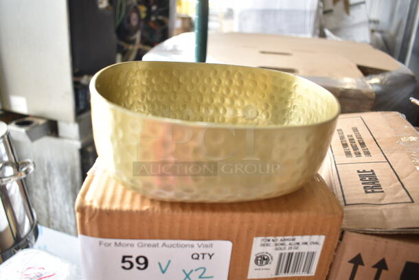 2 BRAND NEW SCRATCH AND DENT! Boxes; Box of 4 American Metalcraft ABHG46 25 oz. Gold Hammered Aluminum Oval Serving Bowl and Box of Bormioli Ypsilon Carafe. 2 Times Your Bid!  - Image 3 of 7