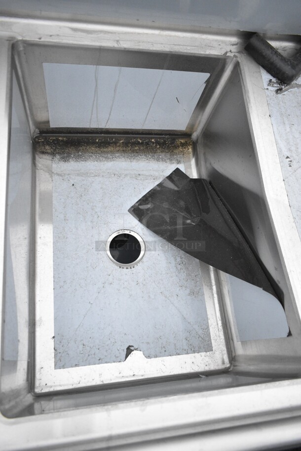 BRAND NEW SCRATCH AND DENT! Regency 600S32028224 115" 16-Gauge Stainless Steel Three Compartment Commercial Sink with 2 Drainboards - 20" x 28" x 14" Bowls. No Legs.  - Image 6 of 10
