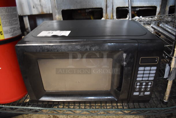 Walmart EM720CGA-B Metal Countertop Microwave Oven w/ Plate. 120 Volts, 1 Phase. 17x12x10