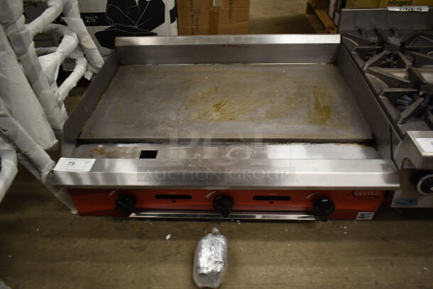 LIKE NEW! Avantco 177CAG36MG Stainless Steel Commercial Countertop Natural Gas Powered Flat Top Griddle. 90,000 BTU. 